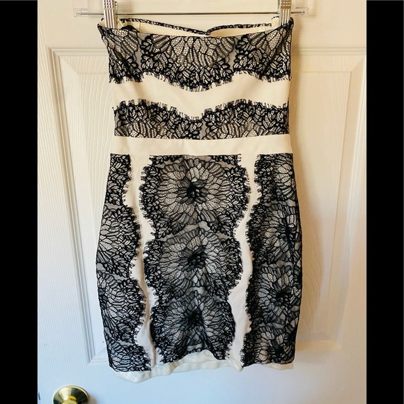 Bebe Body Con Dress Lace Strapless Black & White - Picture 3 of 9